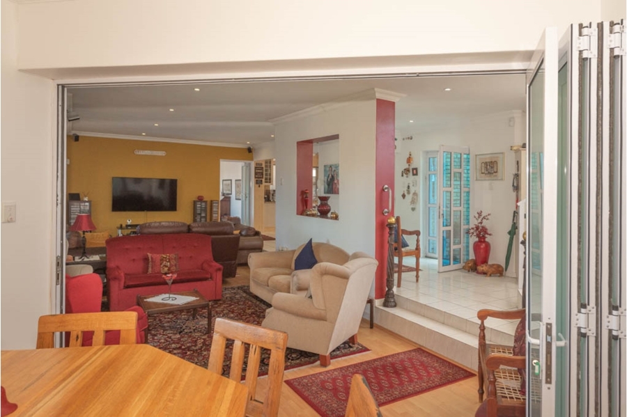 6 Bedroom Property for Sale in Humerail Eastern Cape